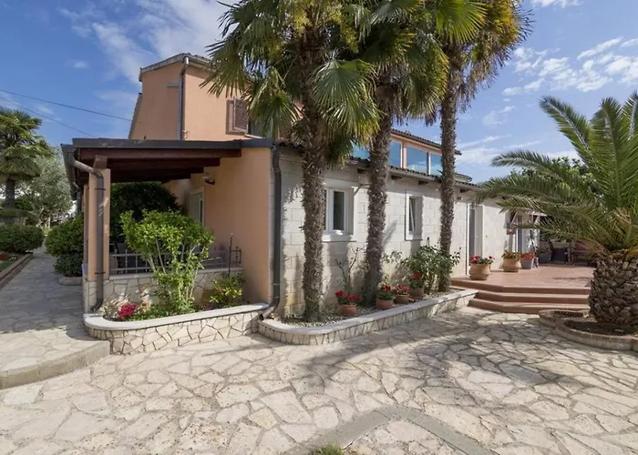Apartments Funtana