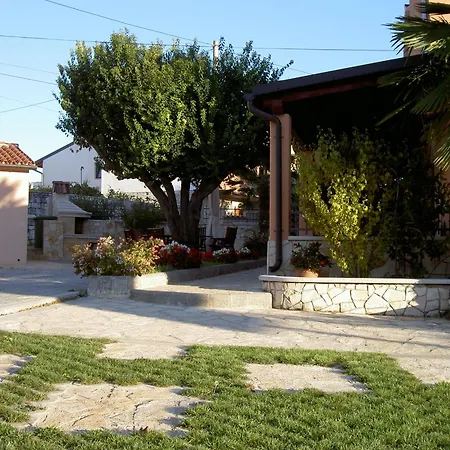 Apartments Funtana Exterior photo