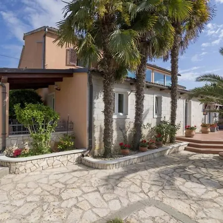 Apartments Funtana Exterior photo